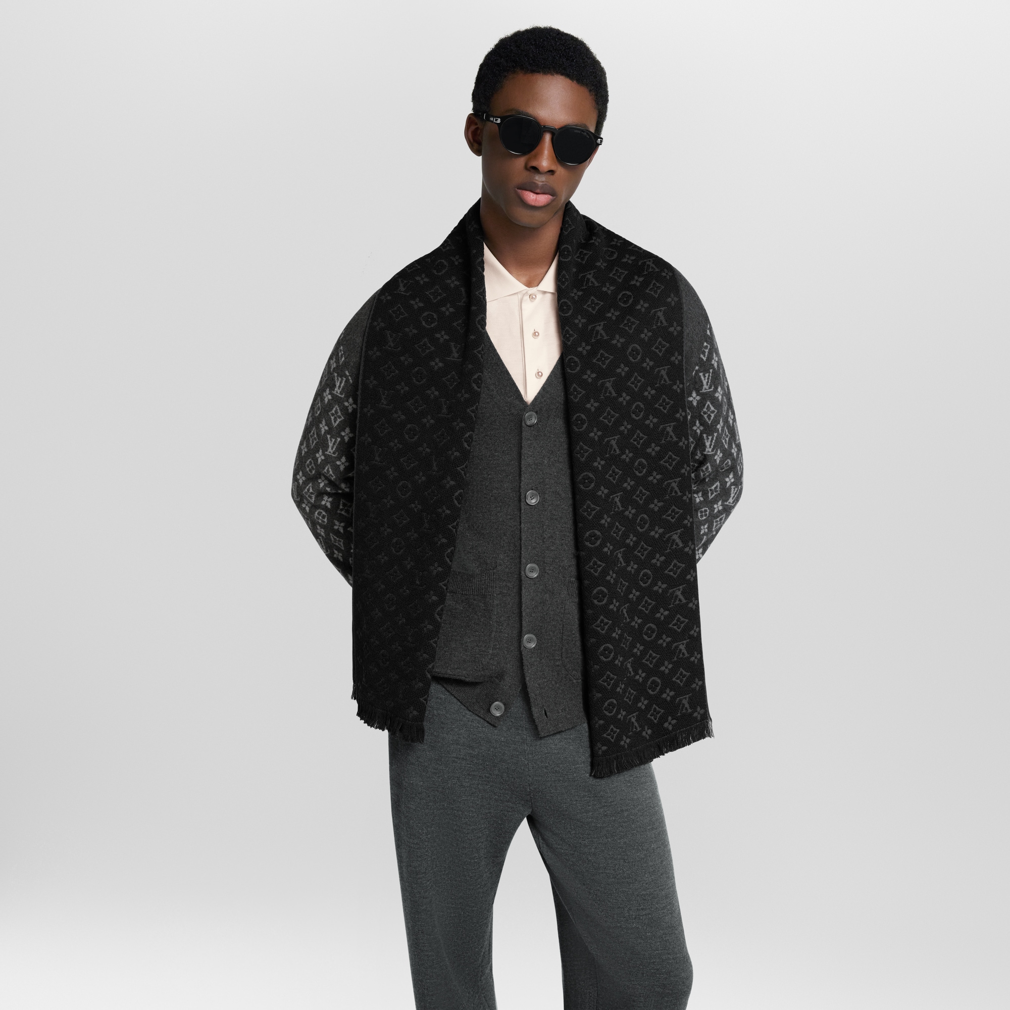 Monogram Classic Scarf . - Luxury For Men - M70520 Black | LOUIS